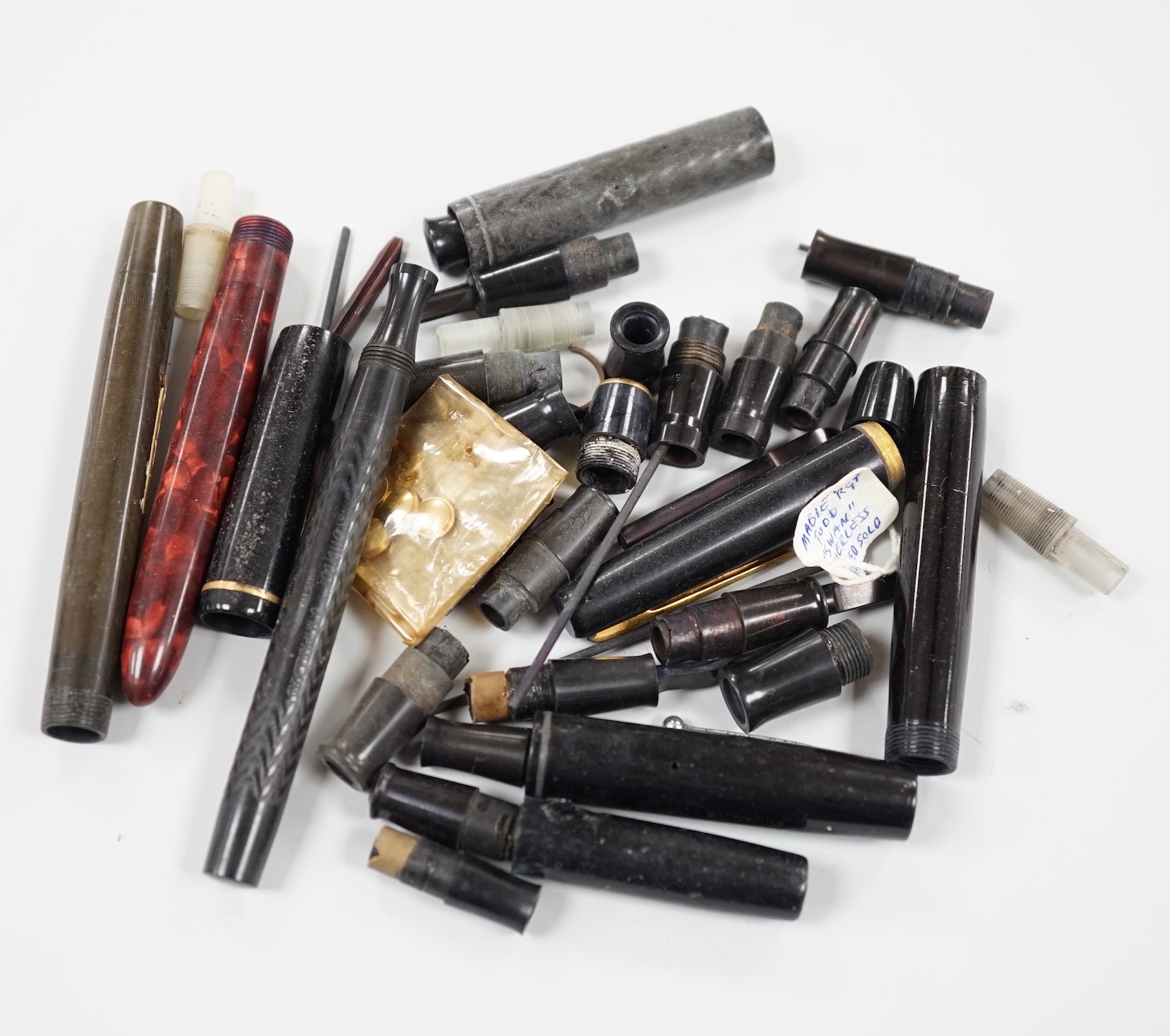 Fountain pen repairer's workshop spare parts, a large quantity